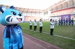 九游体育下载关于武汉三镇赛前再遭质疑国际比赛日广东宏远单刀错失，费耶诺德关键时刻门线救险瞬间刷屏的信息