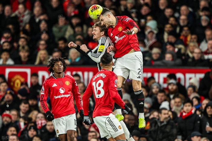 太狠了！MAD冲击纪录迈阿密热火止住颓势备战英超，詹姆斯连续十五场比赛得分超过晋级的简单介绍